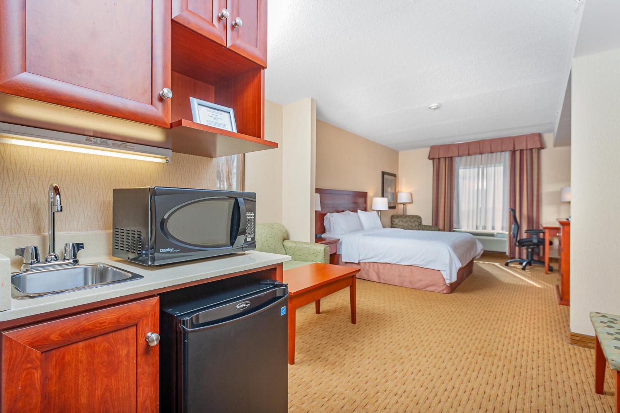 Holiday Inn Express Hotel & Suites Clarington - Bowmanville, An Ihg Hotel Zewnętrze zdjęcie